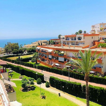Seaview Apartment With Great Amenities & Facilities Бенальмадена Экстерьер фото