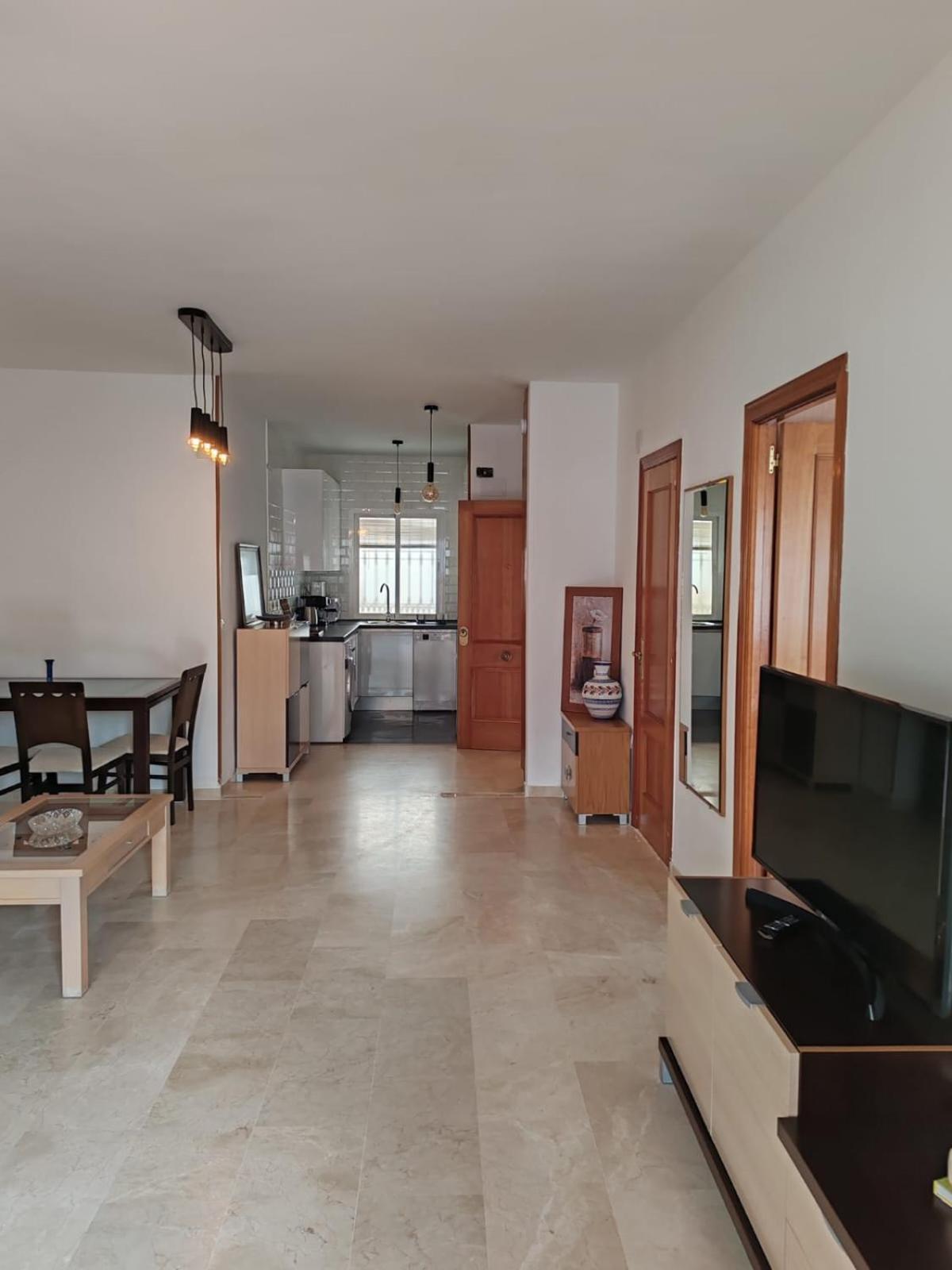 Seaview Apartment With Great Amenities & Facilities Бенальмадена Экстерьер фото