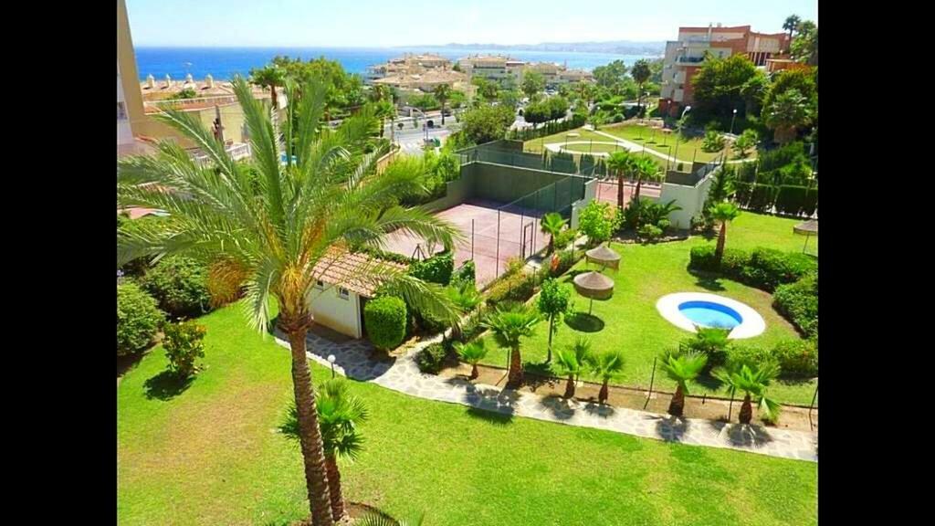 Seaview Apartment With Great Amenities & Facilities Бенальмадена Экстерьер фото